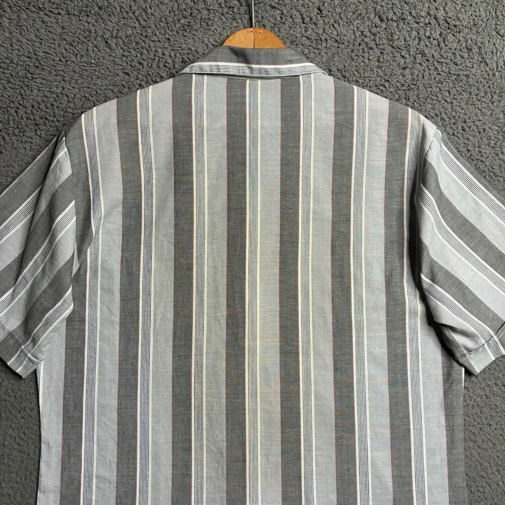 Vintage 70s Camp Shirt Triumph California Men’s Small Lightweight Cat Eye Button